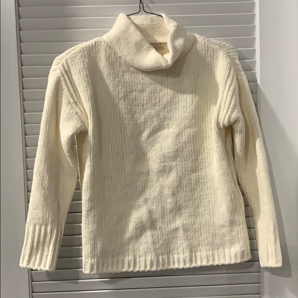 Turtle neck sweater